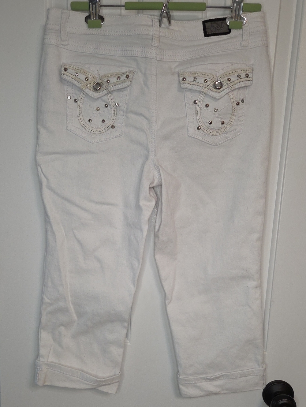Earl Jeans White Cropped Embellished Back Pocket Jeans
